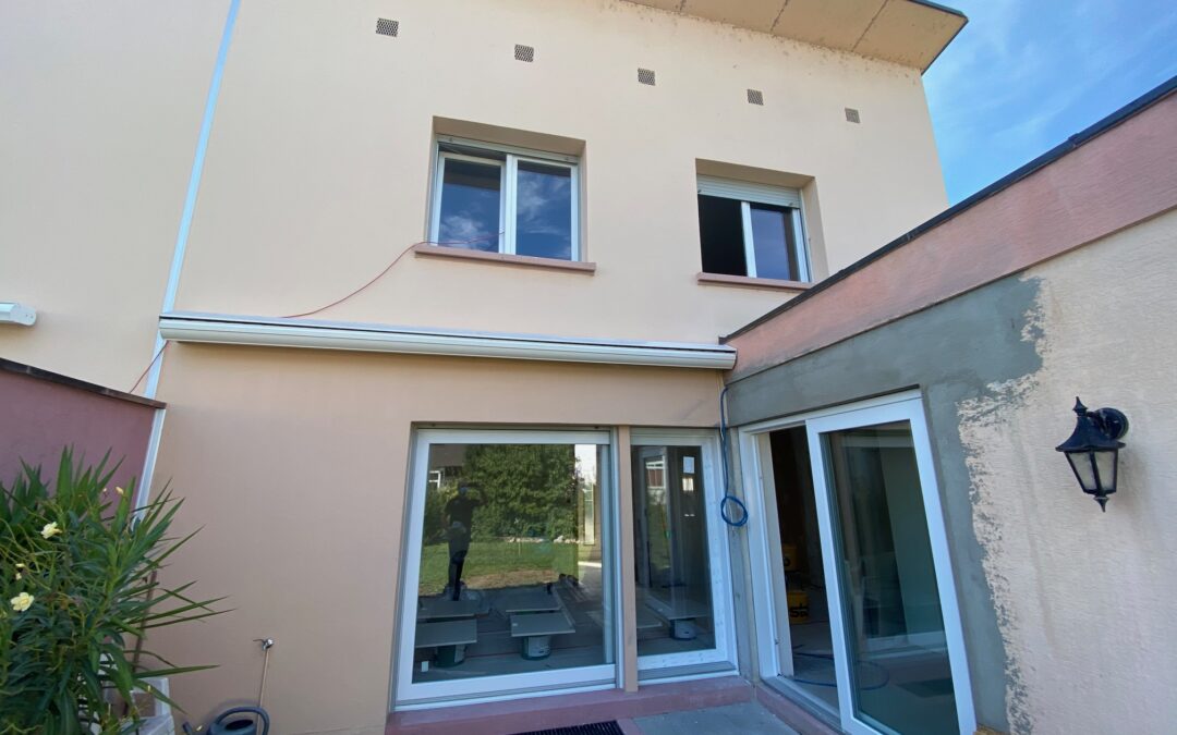 Création et modification d’ouvertures avec baies coulissantes levantes sur mesure